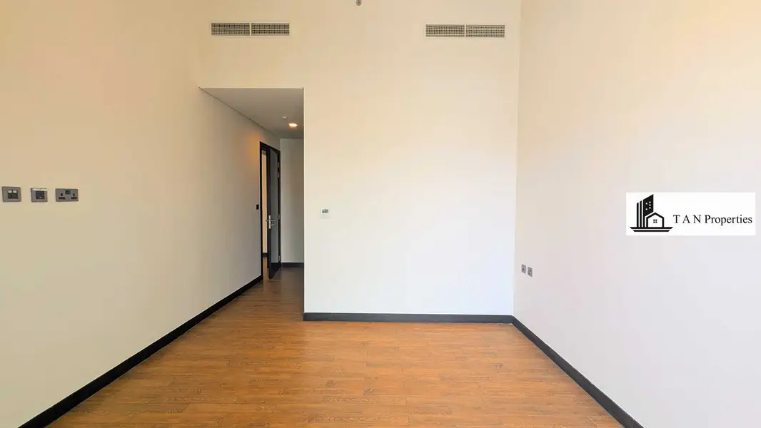 LUXURIOUS 2 BHK |•| 15 DAYS FREE |•| NEAR METRO