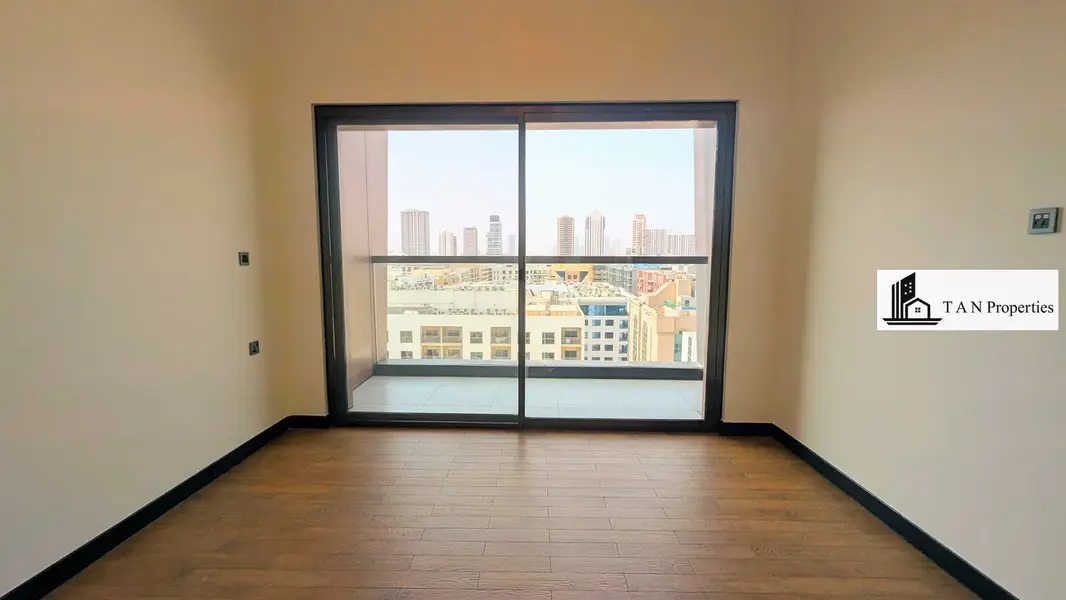 LUXURIOUS 2 BHK |•| 15 DAYS FREE |•| NEAR METRO