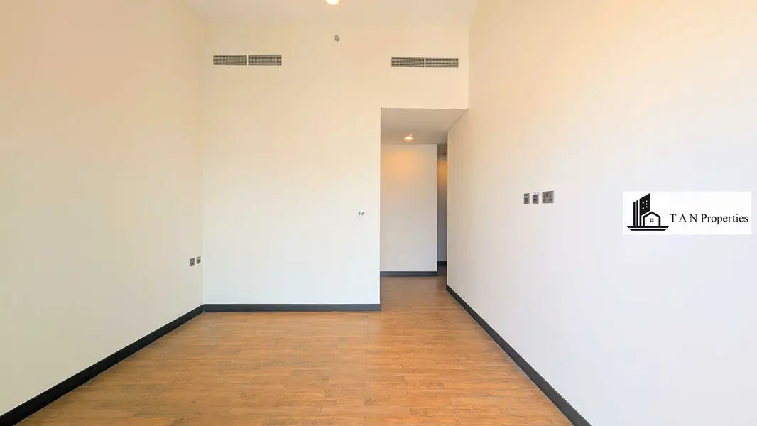 LUXURIOUS 2 BHK |•| 15 DAYS FREE |•| NEAR METRO