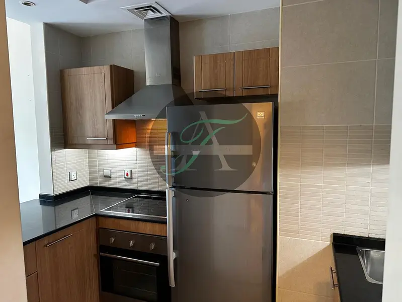 Dubai Marina 1BR | Zumurud Tower | Balcony & City View
