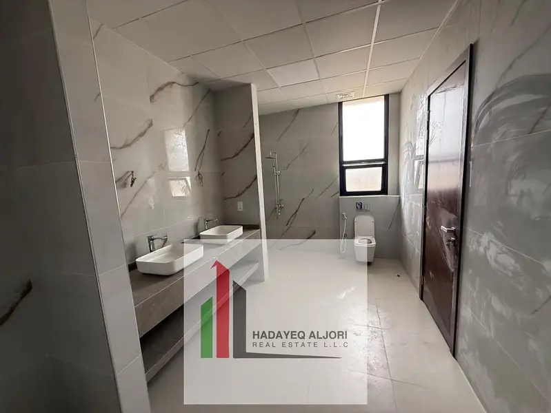 HUGE MODERN & BRAND-NEW VILLA FOR RENT IN MADINAT HIND 3 WITH ELVOTER