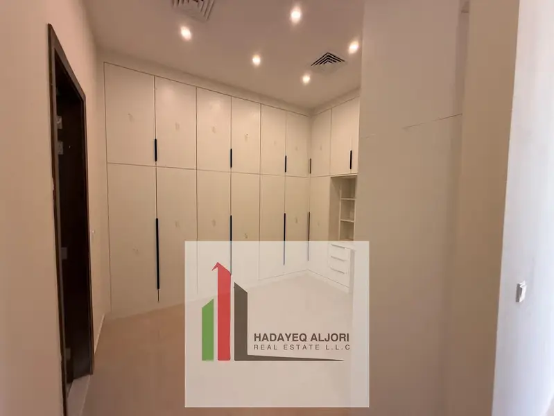 HUGE MODERN & BRAND-NEW VILLA FOR RENT IN MADINAT HIND 3 WITH ELVOTER