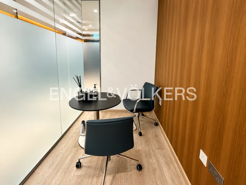 Stunning Canal Views | Modern Fit Out | Exclusive