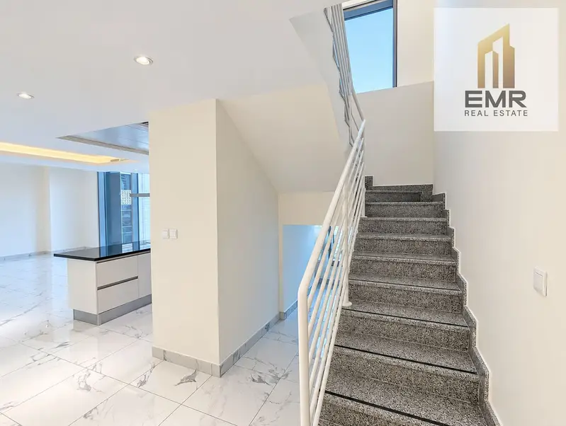 Luxurious Duplex Office | Fitted | 2 Parkings | Vacant
