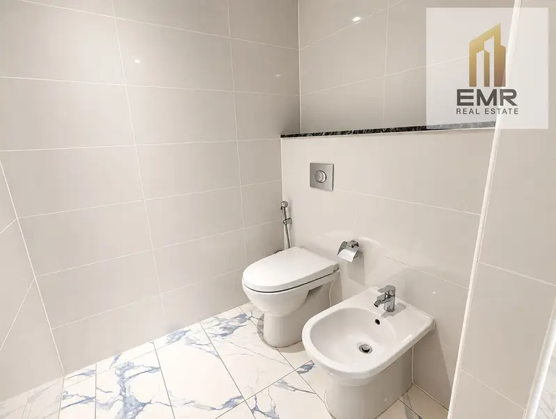 Luxurious Duplex Office | Fitted | 2 Parkings | Vacant