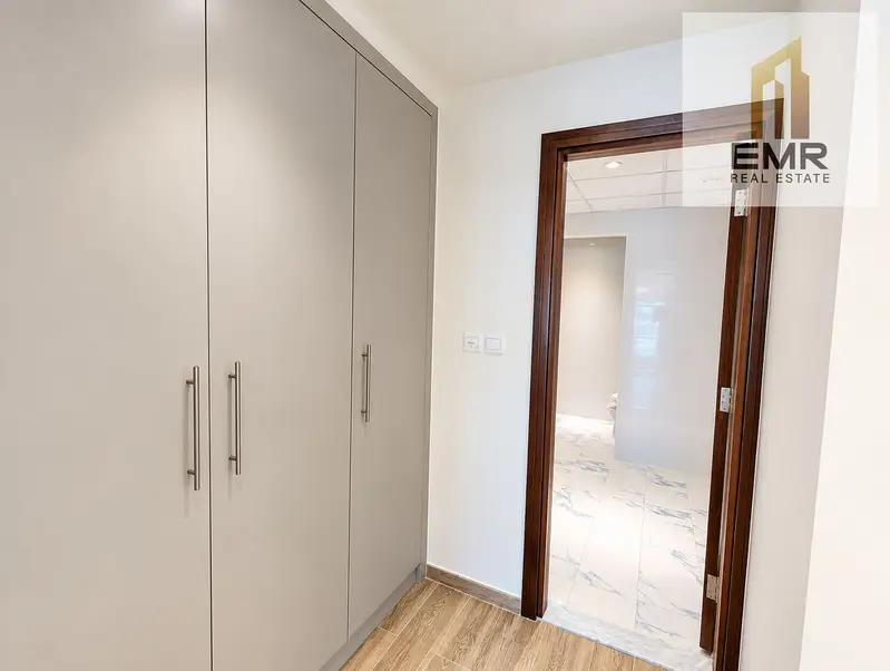 Luxurious Duplex Office | Fitted | 2 Parkings | Vacant