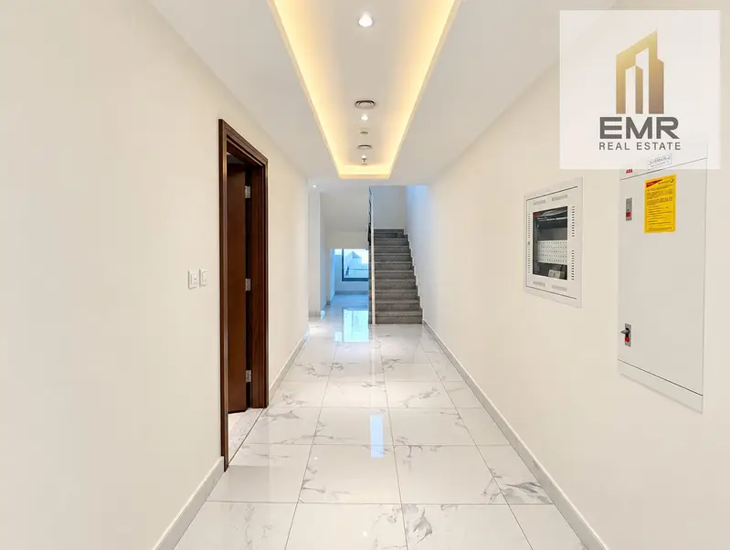 Luxurious Duplex Office | Fitted | 2 Parkings | Vacant