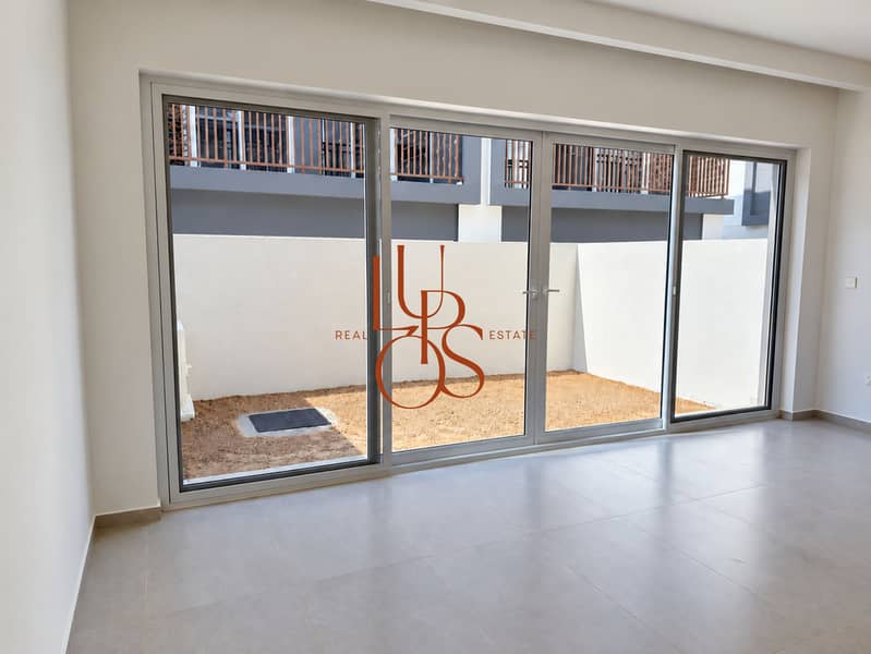 17 09_Townhouse. jpg