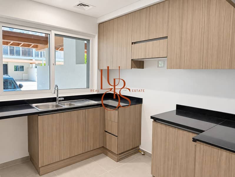 25 14_Lupos_Townhouse. jpg