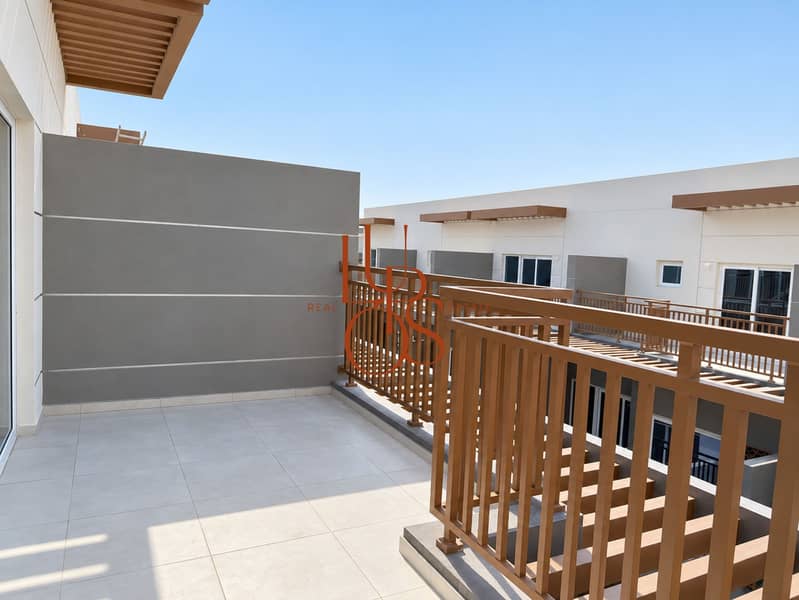 32 18_Townhouse. jpg