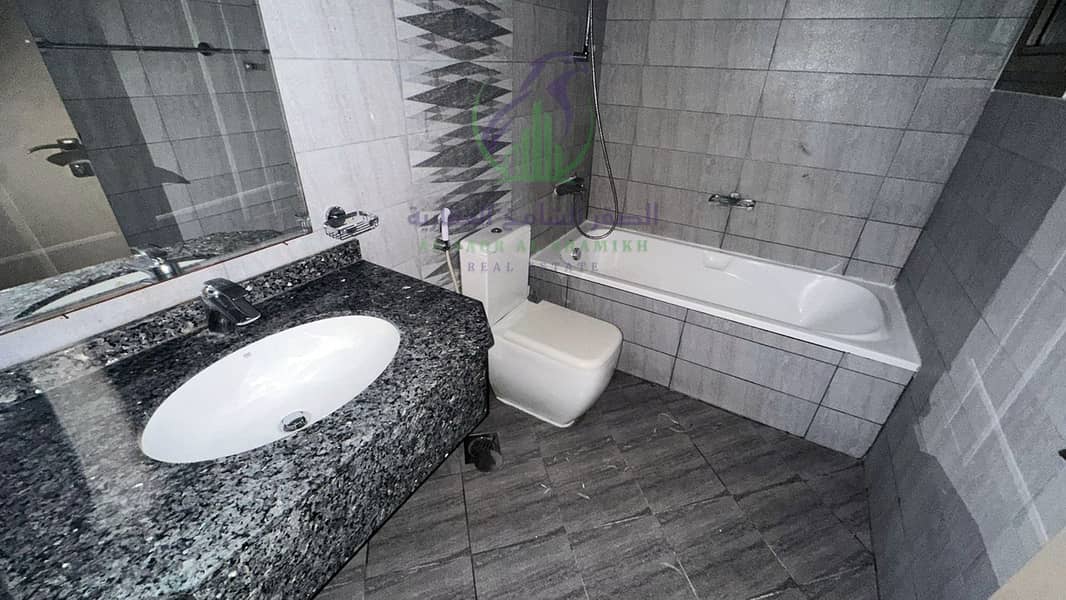 20 apartment-for-rent-3-bedroom-almmzr-alsharqh-bathroom-02. jpg