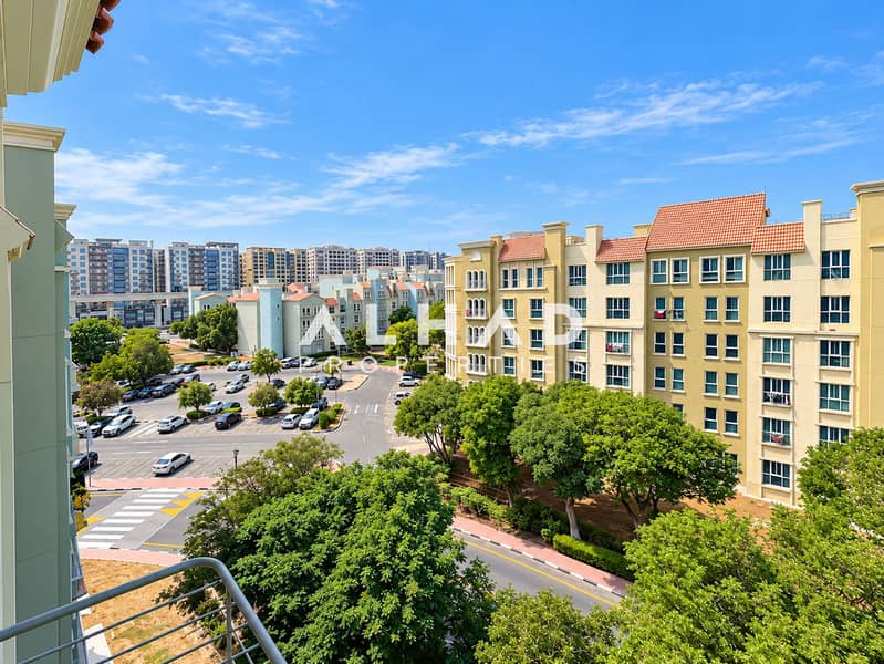 10 Sunny Mediterranean Apartment Neighborhood. png
