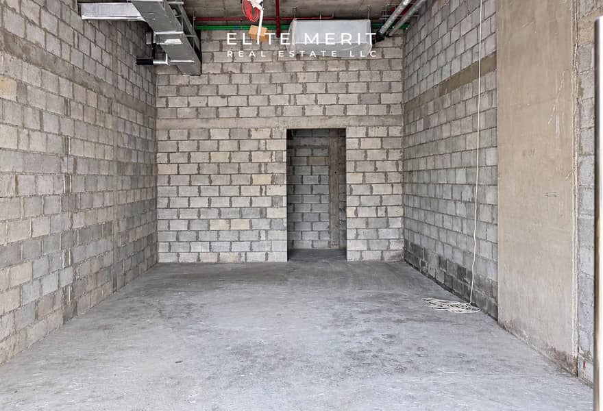 4 Unfinished Industrial Cinder Block Room. jpg