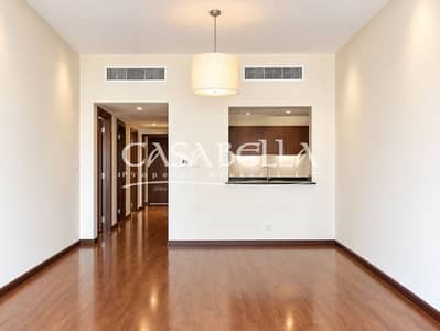 1 Schlafzimmer Wohnung zum Miete in Jumeirah Lake Towers (JLT), Dubai - Modern Empty Apartment Living Space. png