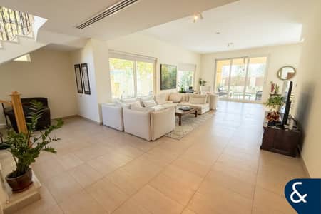 4 Schlafzimmer Villa zum Miete in Jumeirah Park, Dubai - Villa in Jumeirah Park，District 9, 4 schlafzimmer, 320000 AED - 16848665