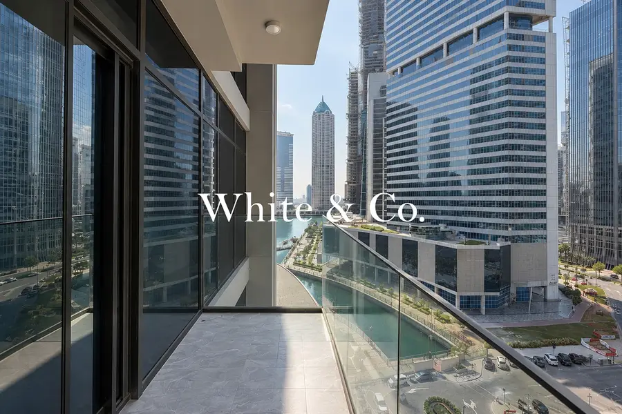 Modern Studio with Balcony | Peninsula Two