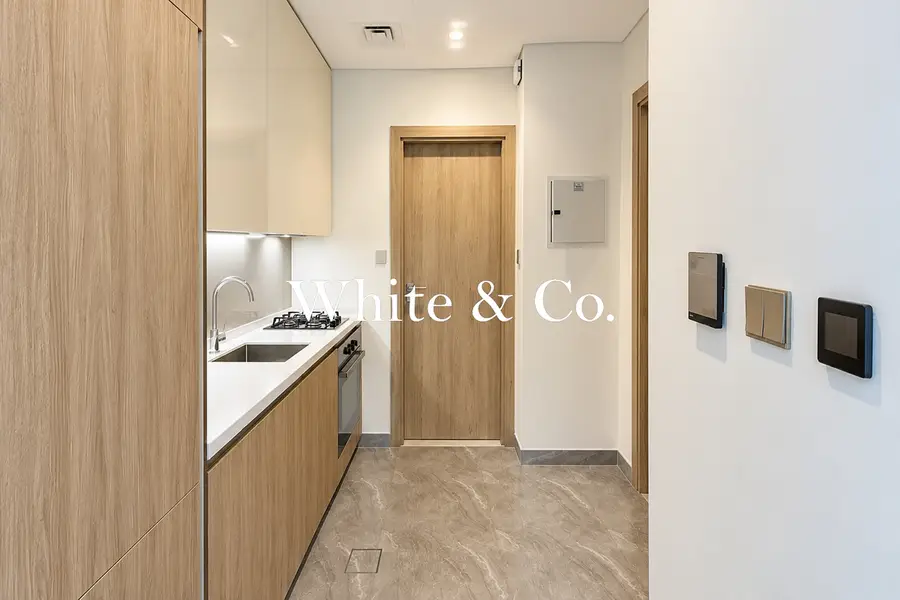 Modern Studio with Balcony | Peninsula Two