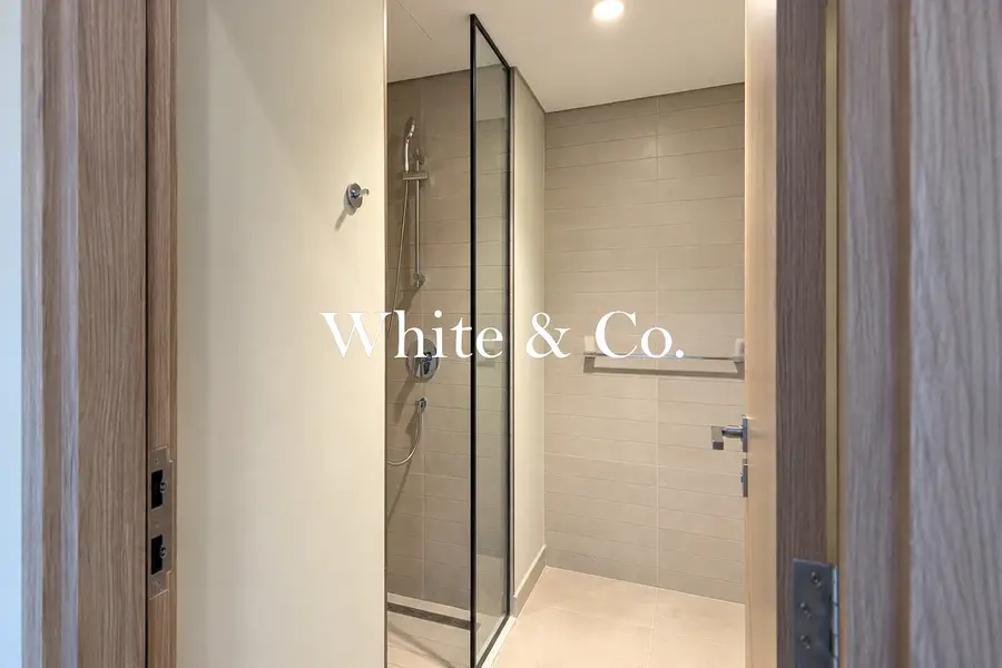 Modern Studio with Balcony | Peninsula Two