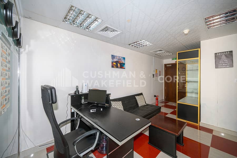 4 1611,-Goldcrest-Exec-3. jpg