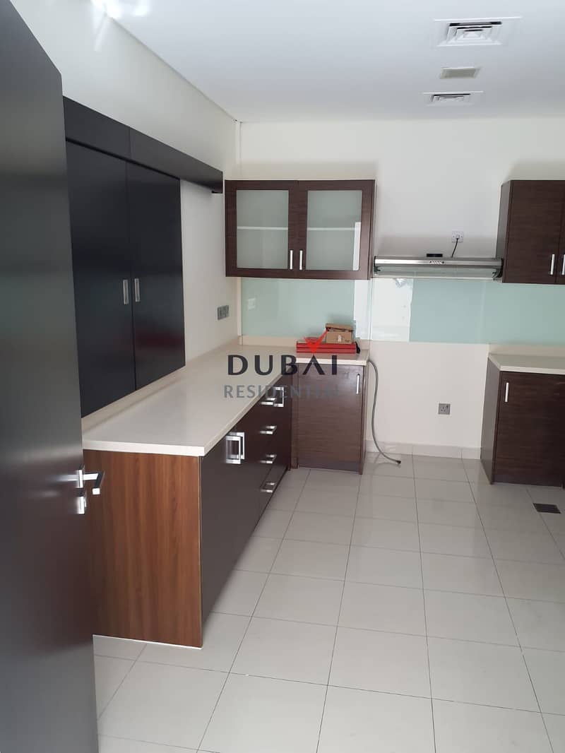 9 kitchen 3. jpg