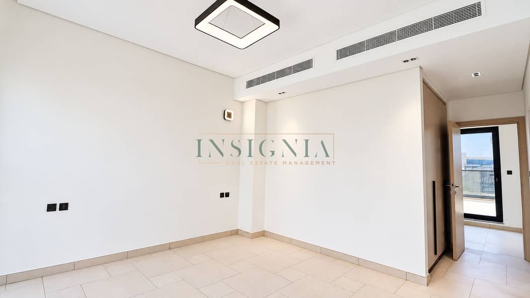 14 Modern Minimalist Room with Balcony View. png