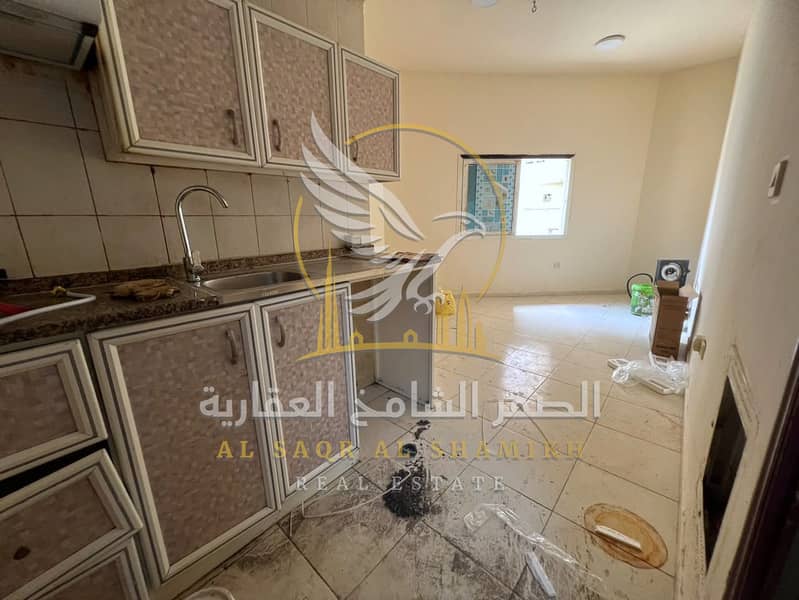 8 apartment-for-rent-property-01. jpg