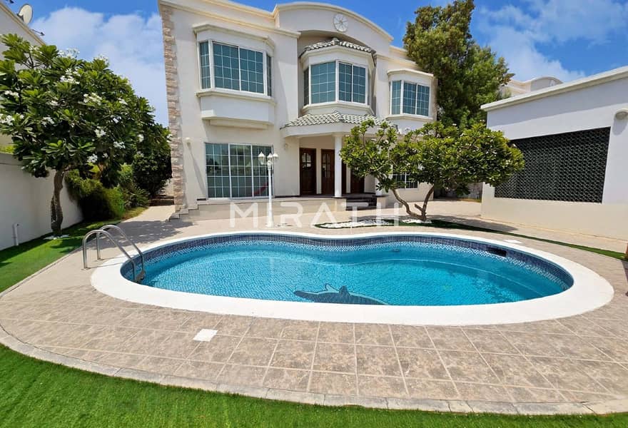 Independent Villa| Maid's room| Private Pool Independent Villa| Maid's room| Private Pool