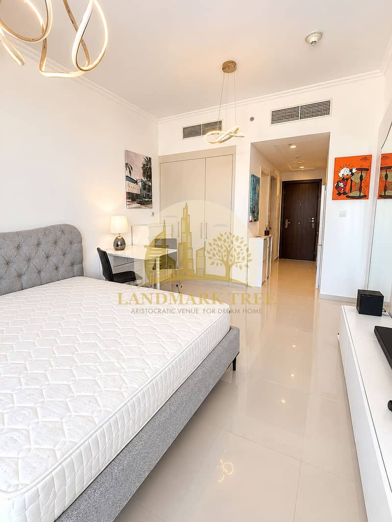 3 Modern Minimalist Bedroom Studio. png