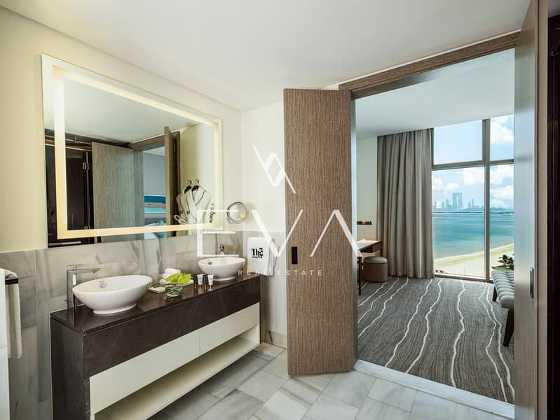 5 Panoramic Sea View Palm Bathroom