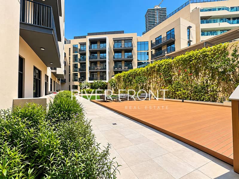 15 Sunlit Modern Courtyard Retreat. png