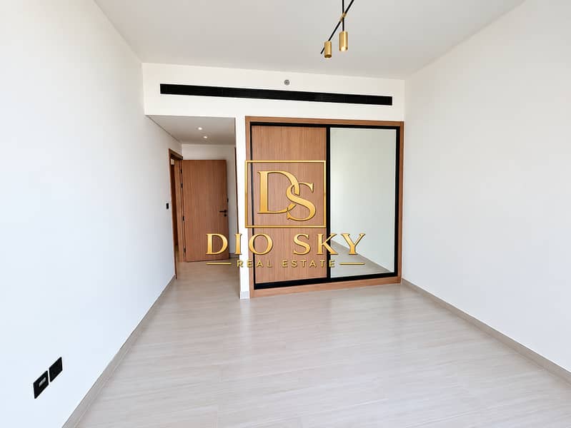 5 Image 5