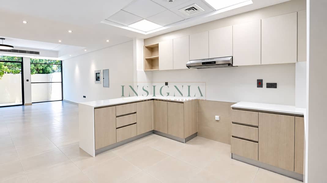 12 Bright Minimalist Open-Plan Kitchen Living Space. png
