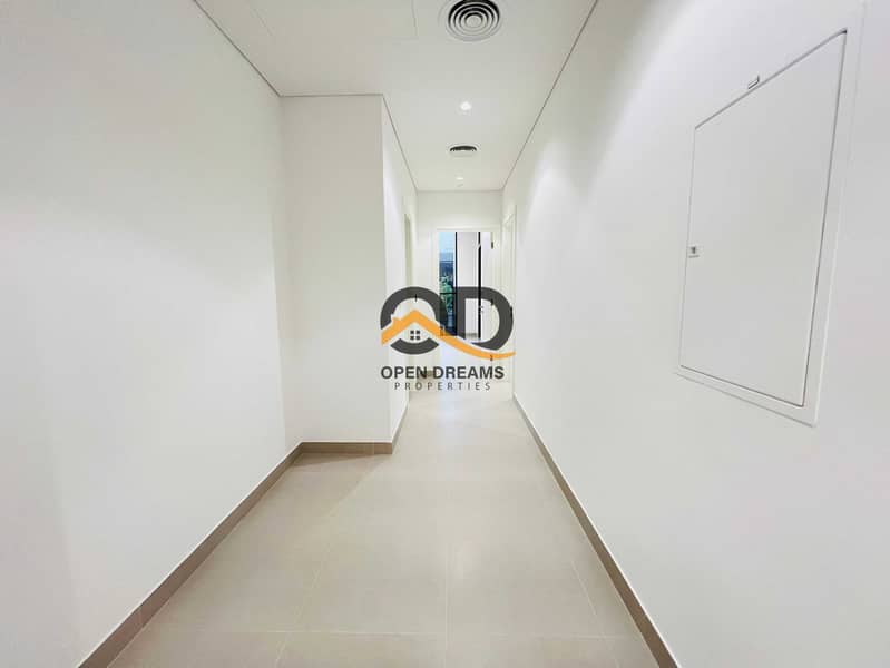 18 e99ee325-dcff-4ba8-b9be-113c66dbc3cb. jpg