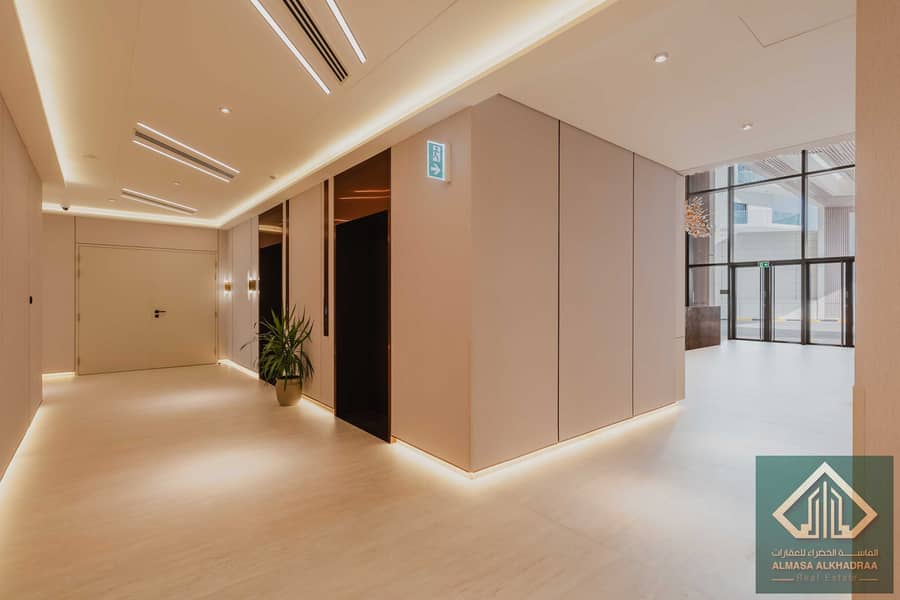 8 LIFT(1). jpg