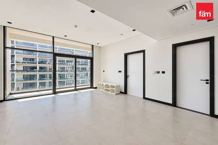 1 Bedroom Apartment for Rent in Business Bay, Dubai - Unfurnished | Canal and pool view | Spacious