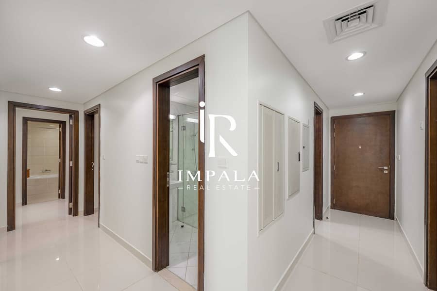 10 Hallway. jpg