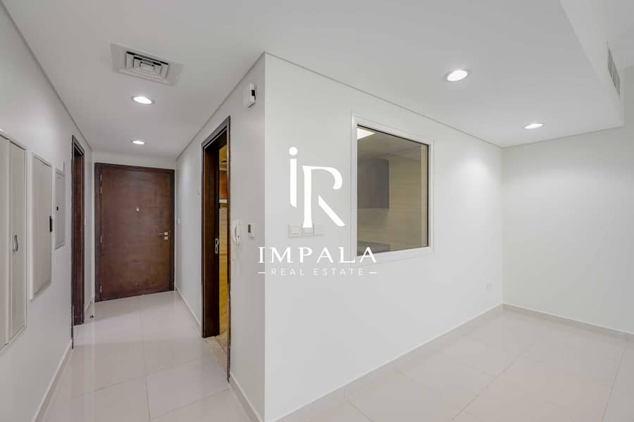13 Hallway1. jpg