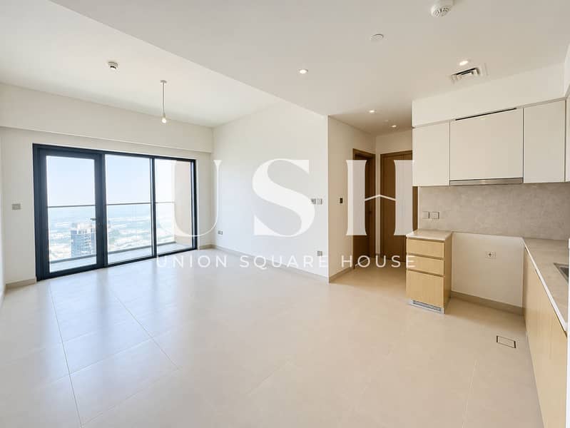 3 Bright Modern Apartment Interior with City Views. png