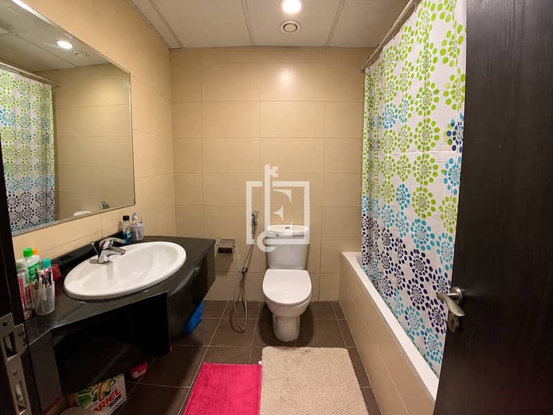 4 Wide-Angle Modern Bathroom Interior. jpg
