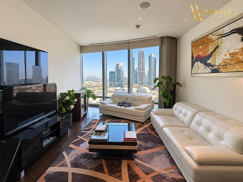 5 Bright apartment with skyline and fountain views-6. png