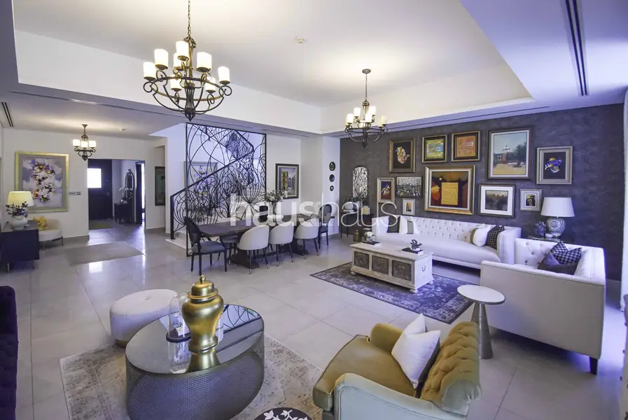 Spacious 5-Bed Villa with Private Garden | Casa Fa