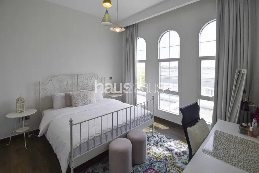 Spacious 5-Bed Villa with Private Garden | Casa Fa