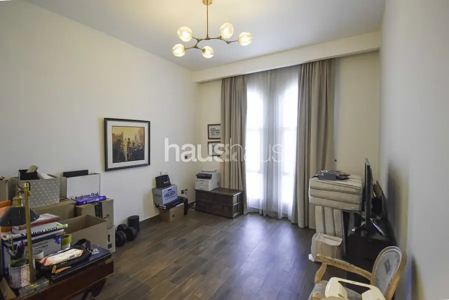 Spacious 5-Bed Villa with Private Garden | Casa Fa