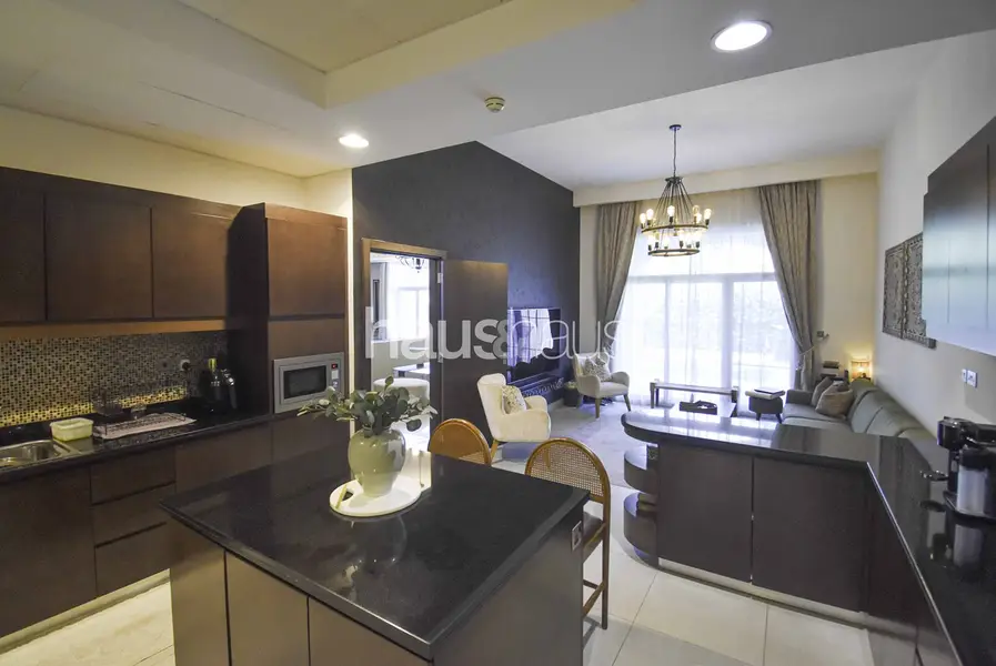 Spacious 5-Bed Villa with Private Garden | Casa Fa