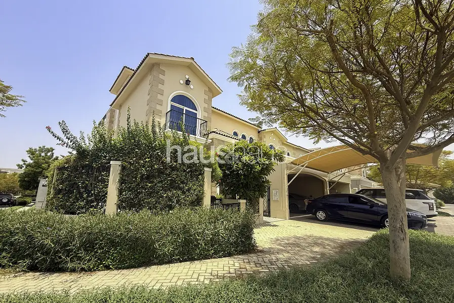Spacious 5-Bed Villa with Private Garden | Casa Fa