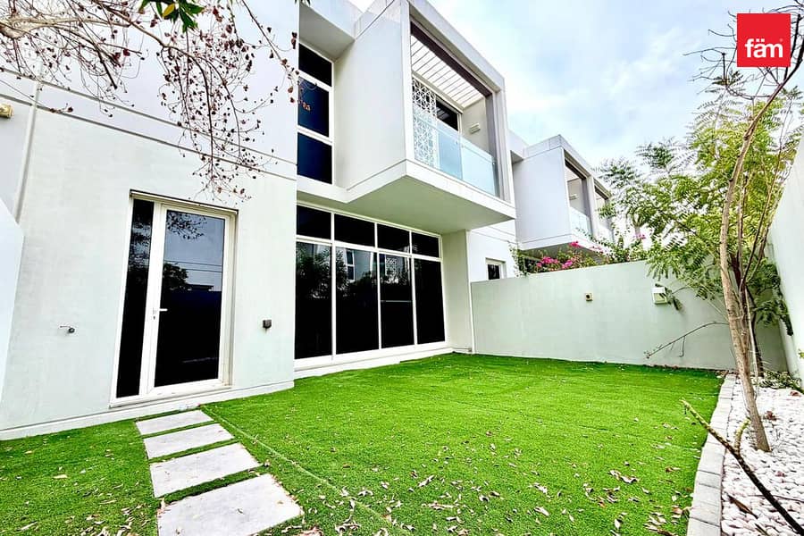 Vacant | Closed Kitchen |Specious Layout !! Vacant | Closed Kitchen |Specious Layout !!