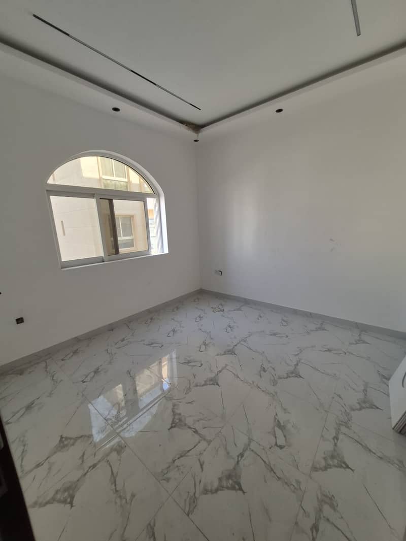 9 77702. jpg