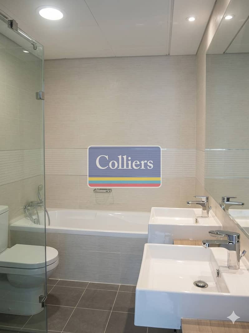 8 Master Bathroom 02. jpg