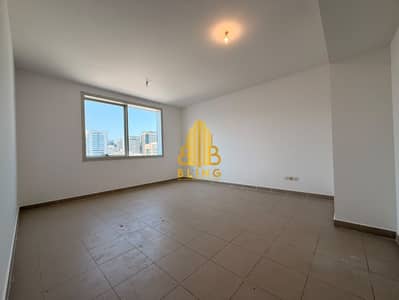 2 habitaciones Apartamento para en Alquiler en Tourist Club Area (TCA), Abu Dhabi - WhatsApp Image 2026-10-14 at 1.20. 11 PM. jpeg