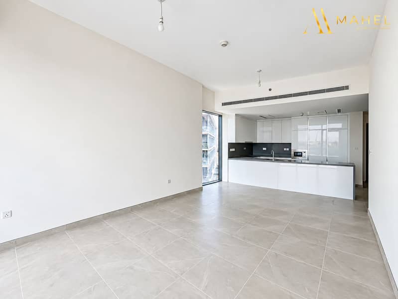 3 Bright Apartment with Canal Views-3. png